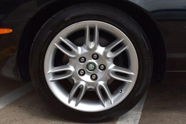 2002 Jaguar XK8 Standard