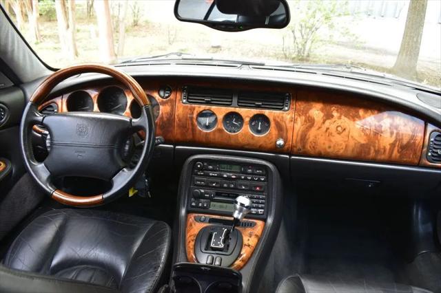 2002 Jaguar XK8 Standard