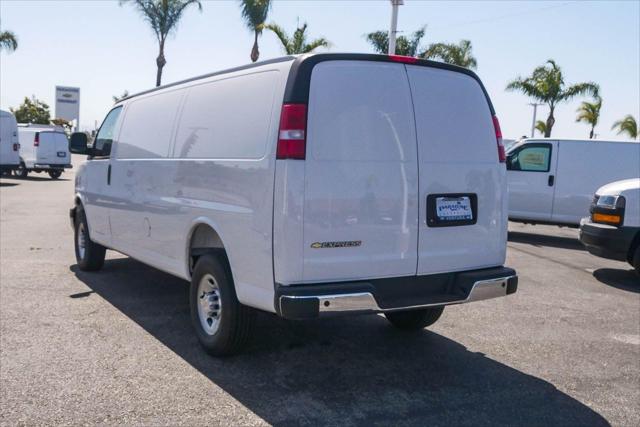 2026 Chevrolet Express Cargo Van 3500 Extended Wheelbase, WT, RWD
