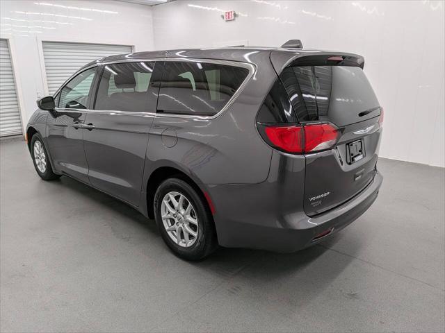 2022 Chrysler Voyager LX