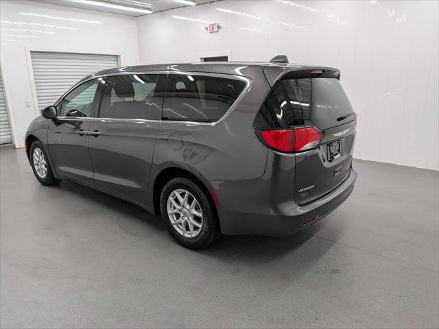 2022 Chrysler Voyager LX