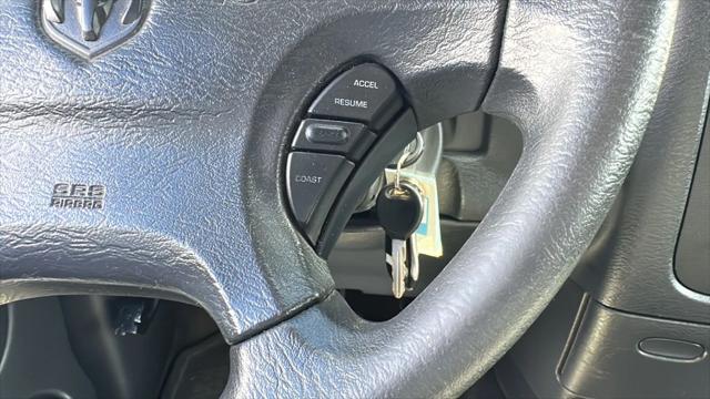 2003 Dodge Ram 1500 SLT Pickup 4D 6 1/4 ft