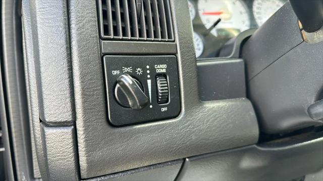 2003 Dodge Ram 1500 SLT Pickup 4D 6 1/4 ft