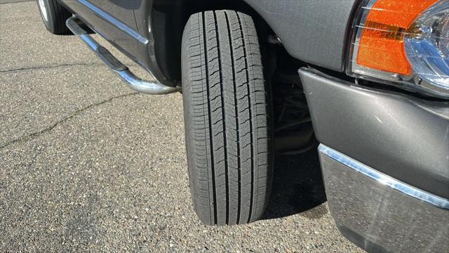 2003 Dodge Ram 1500 SLT Pickup 4D 6 1/4 ft