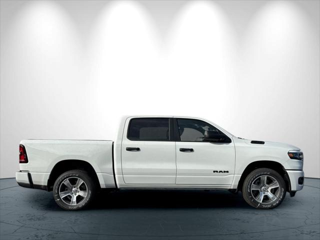 2026 Ram 1500 Express Crew Cab 4x4 57 Box
