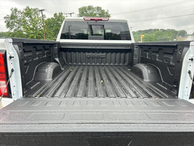 2026 GMC Sierra 2500HD Crew Cab, Standard Bed, SLE, 4WD