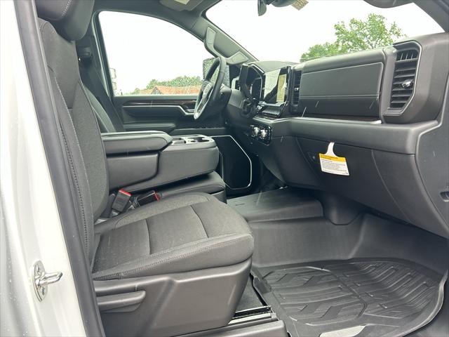 2026 GMC Sierra 2500HD Crew Cab, Standard Bed, SLE, 4WD