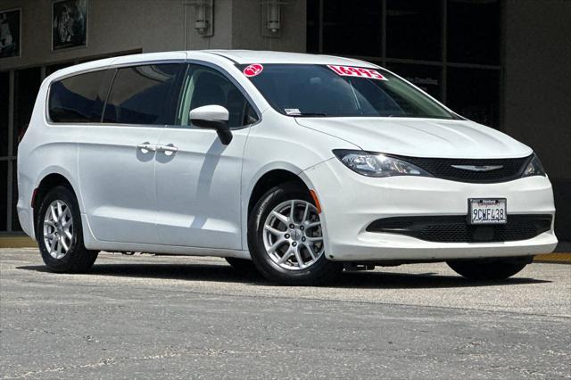 2022 Chrysler Voyager LX