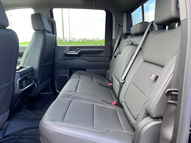 2026 GMC Sierra 2500HD Crew Cab, Standard Bed, SLT, 4WD
