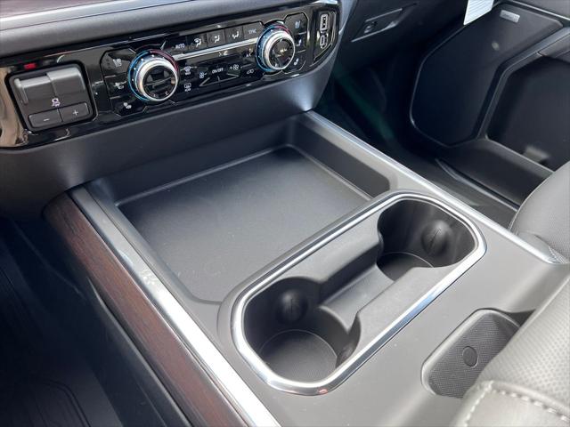 2026 GMC Sierra 2500HD Crew Cab, Standard Bed, SLT, 4WD