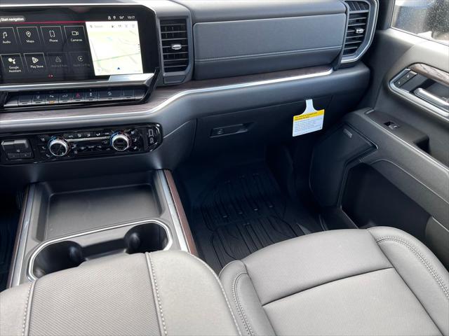 2026 GMC Sierra 2500HD Crew Cab, Standard Bed, SLT, 4WD