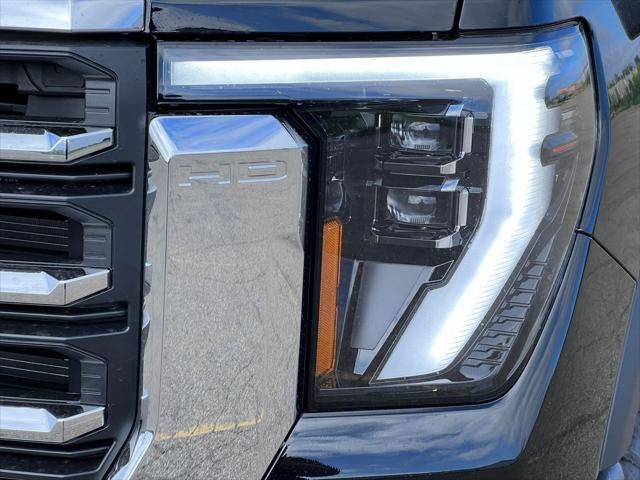 2026 GMC Sierra 2500HD Crew Cab, Standard Bed, SLT, 4WD