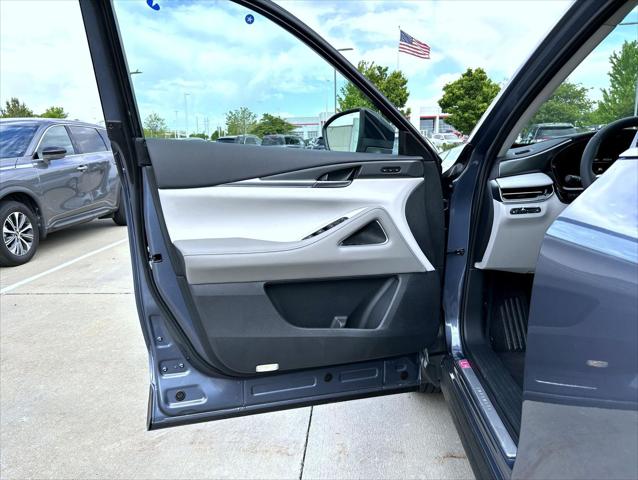 2027 INFINITI QX60 LUXE