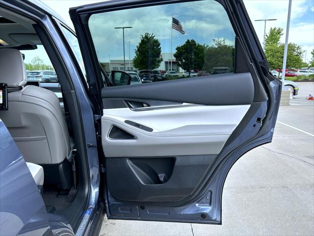 2027 INFINITI QX60 LUXE
