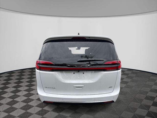 2027 Chrysler Pacifica PACIFICA SELECT AWD