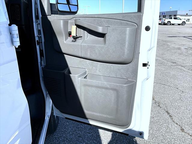 2026 Chevrolet Express Cargo Van 3500 Extended Wheelbase, WT, RWD