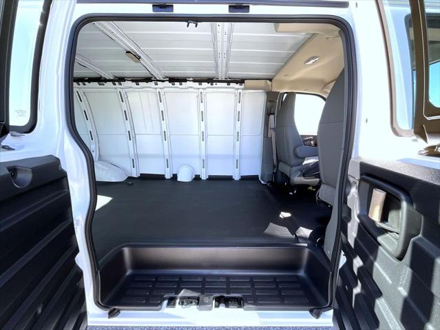 2026 Chevrolet Express Cargo Van 3500 Extended Wheelbase, WT, RWD