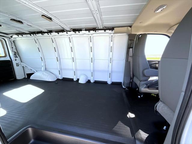 2026 Chevrolet Express Cargo Van 3500 Extended Wheelbase, WT, RWD