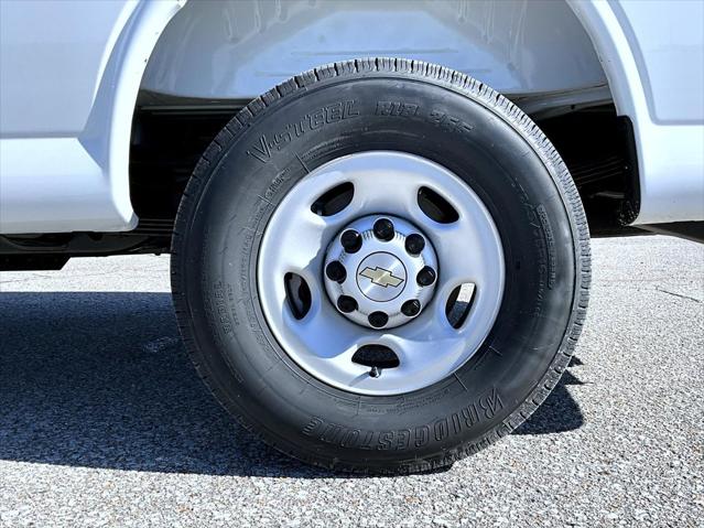 2026 Chevrolet Express Cargo Van 3500 Extended Wheelbase, WT, RWD