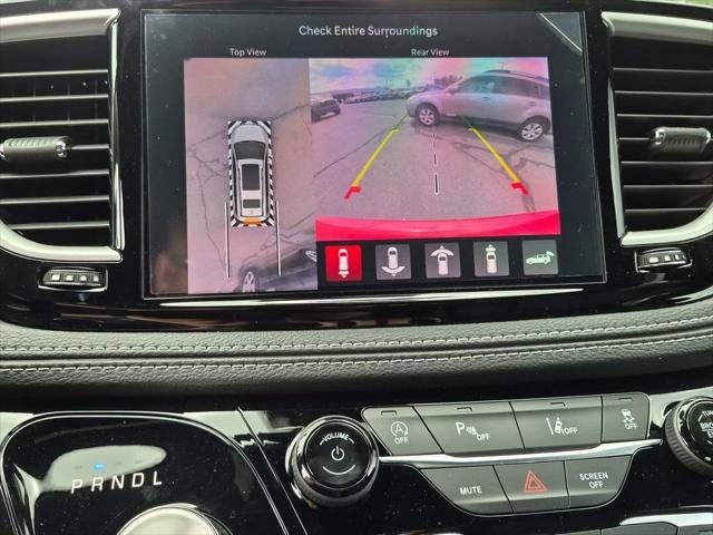 2027 Chrysler Pacifica Select