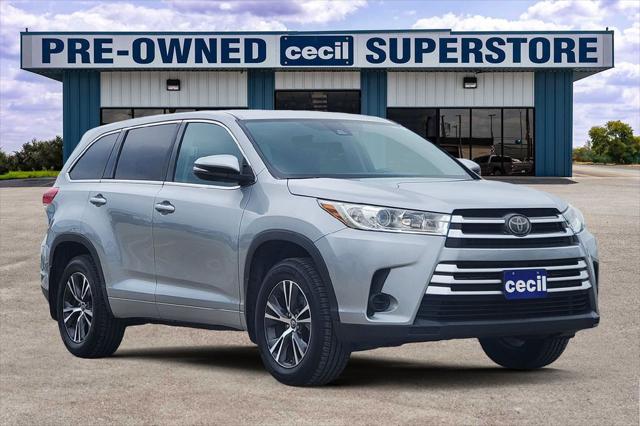 2017 Toyota Highlander LE for sale in Uvalde, TX