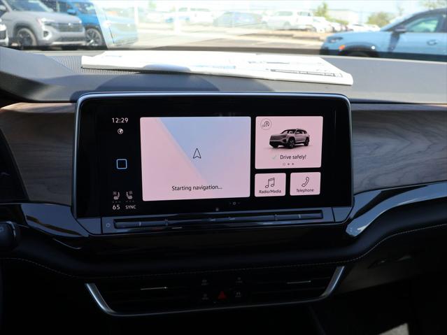 2026 Volkswagen Atlas SE with Technology
