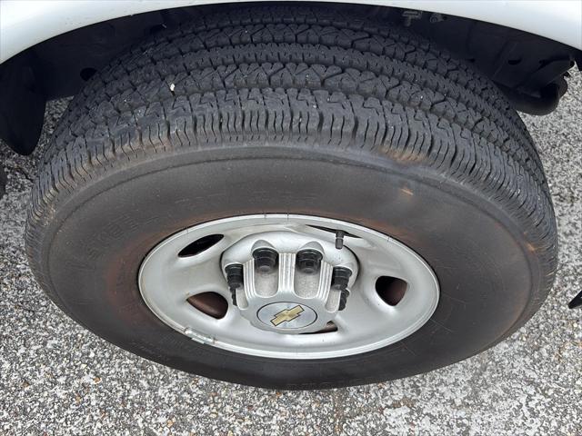 2024 Chevrolet Express Cargo Van RWD 2500 Regular Wheelbase WT