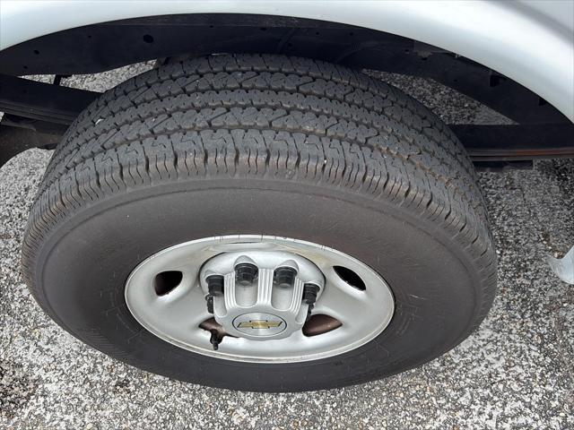 2024 Chevrolet Express Cargo Van RWD 2500 Regular Wheelbase WT