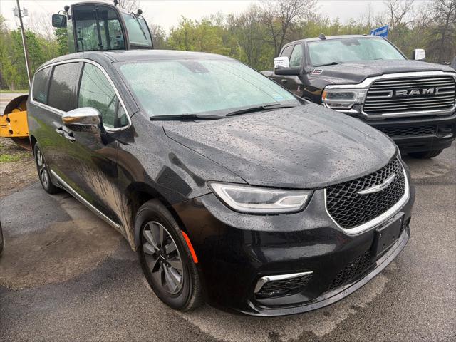 2023 Chrysler Pacifica Hybrid Limited