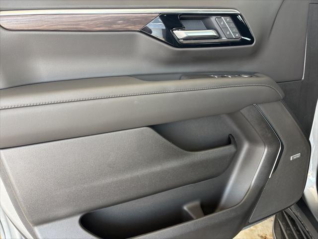 2026 Chevrolet Suburban LT, RWD