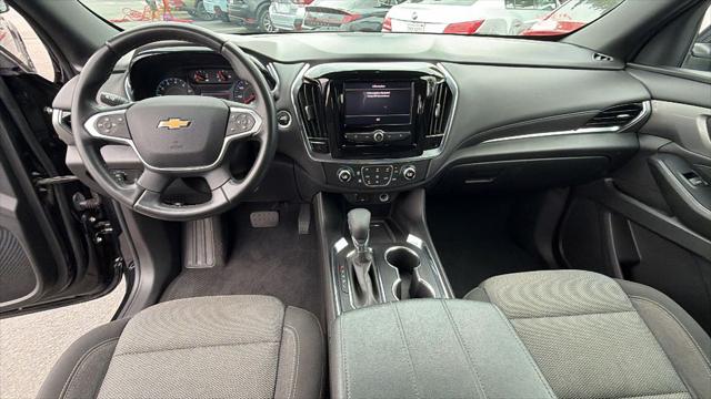 2023 Chevrolet Traverse FWD LT Cloth