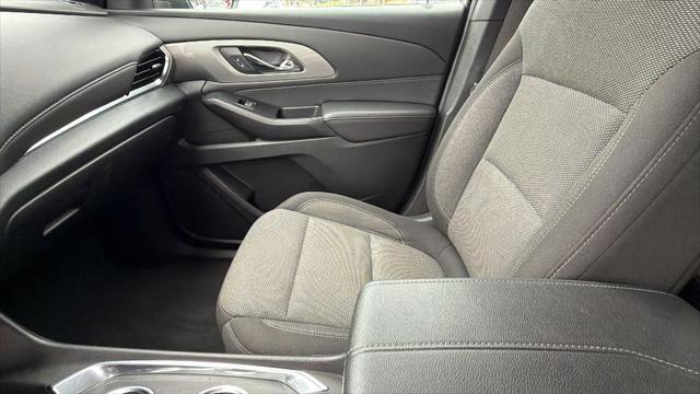 2023 Chevrolet Traverse FWD LT Cloth