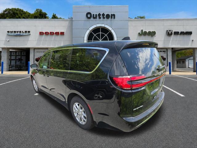 2027 Chrysler Pacifica PACIFICA SELECT