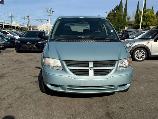 2005 Dodge Grand Caravan SE