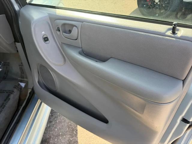 2005 Dodge Grand Caravan SE