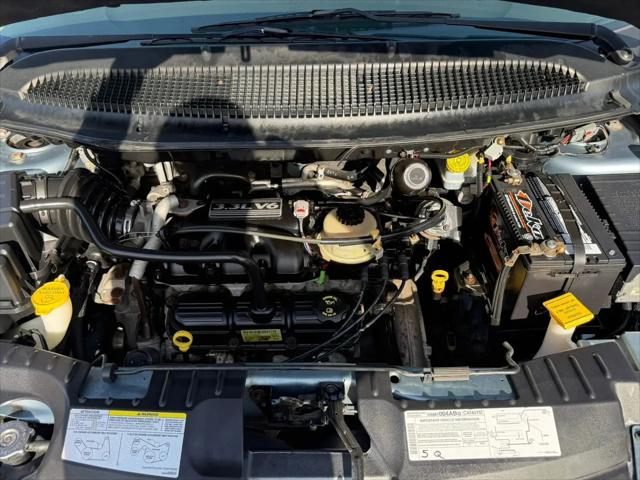 2005 Dodge Grand Caravan SE