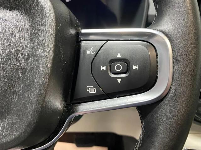 2024 Volvo XC40 B5 Plus Bright Theme