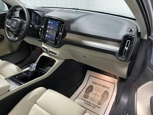 2024 Volvo XC40 B5 Plus Bright Theme