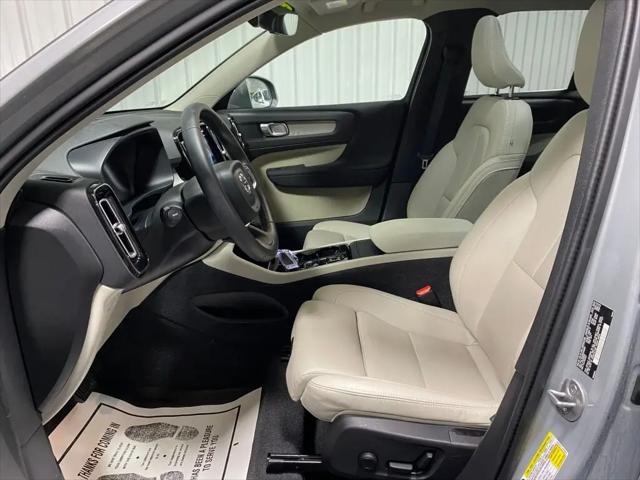 2024 Volvo XC40 B5 Plus Bright Theme