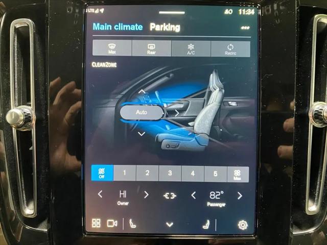 2024 Volvo XC40 B5 Plus Bright Theme