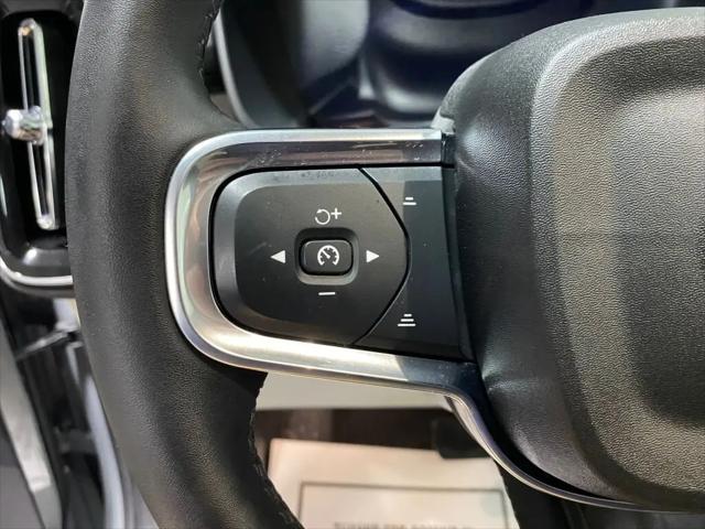2024 Volvo XC40 B5 Plus Bright Theme