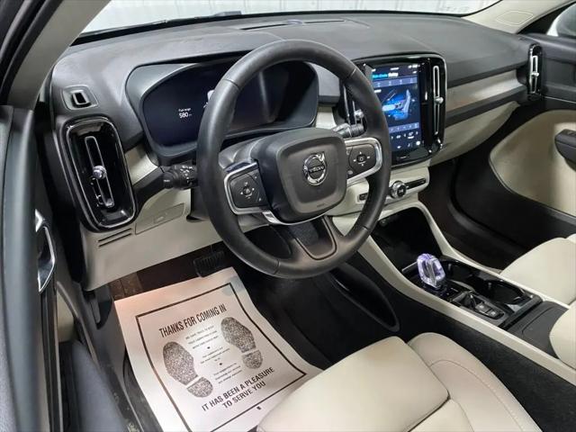 2024 Volvo XC40 B5 Plus Bright Theme