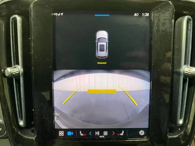 2023 Volvo XC40 B5 Core