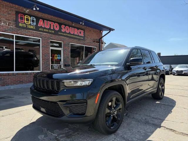 2023 Jeep Grand Cherokee Altitude 4x4 for sale in Ralston, NE