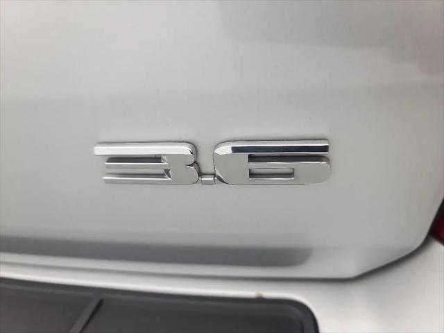 2015 Cadillac SRX Standard