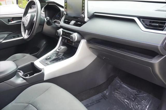 2022 Toyota RAV4 Hybrid SE