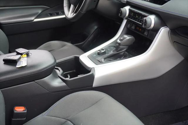 2022 Toyota RAV4 Hybrid SE