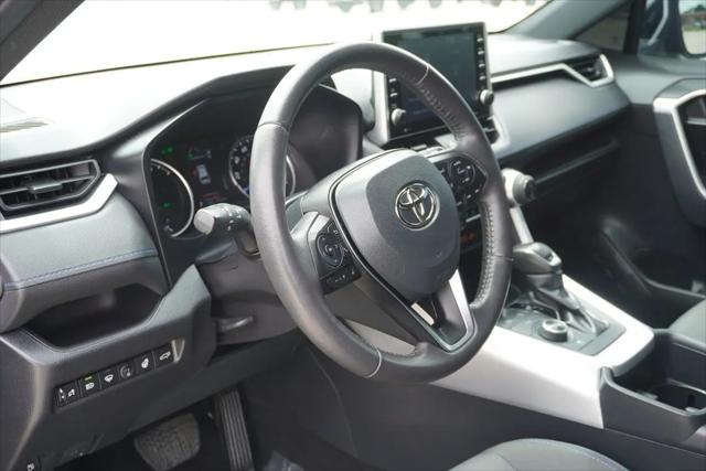 2022 Toyota RAV4 Hybrid SE