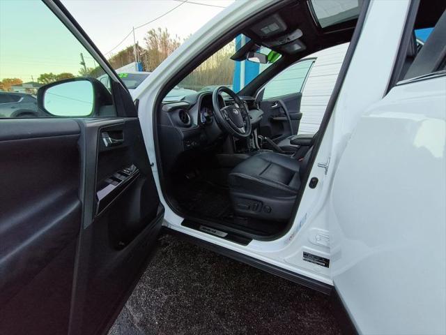 2017 Toyota RAV4 SE