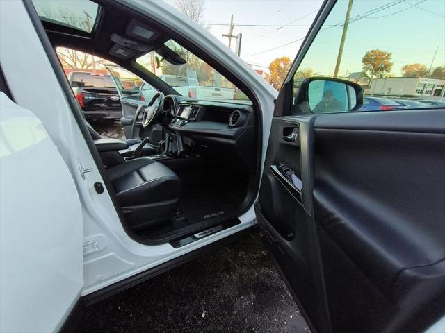 2017 Toyota RAV4 SE
